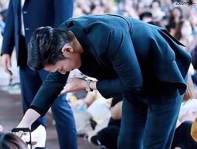 ThecrownofB's tweet photo. Un día que se quedará guardado en nuestras memorias , GRACIAS!! #TOP por ese día tan especial 💛🔝#ChoiSeungHyun #LetsMeetAgainTOP #BIGBANG @YG_GlobalVIP https://t.co/nMXpsOrcMC