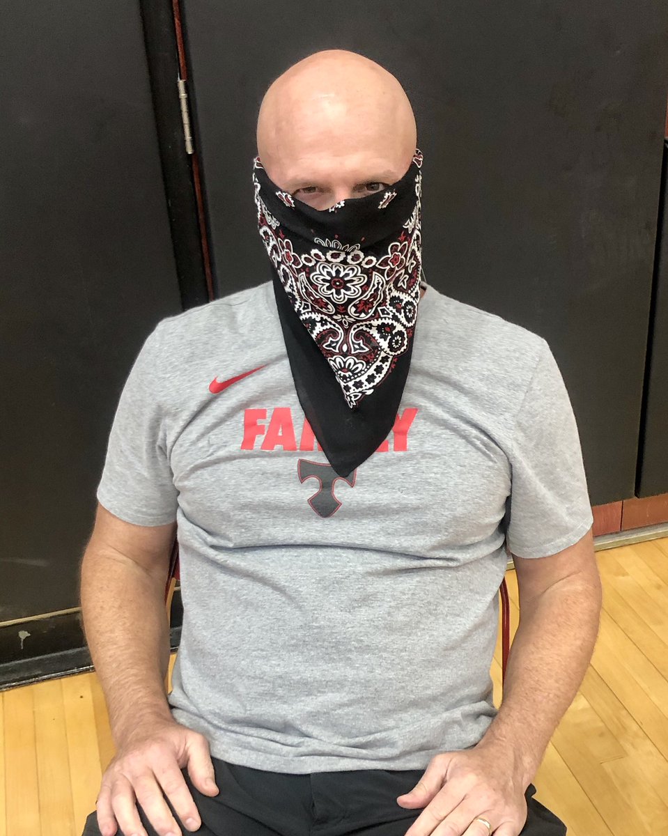 LadyTitansBall's tweet photo. The Bald Bandit is back in the gym 😎 https://t.co/UNKDPOCm3Z
