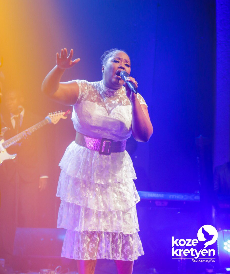 KozeKretyen's tweet photo. Have you seen @Barbaracassa singing through the color lights last night? 

See the artist differently in these brand new shots from her concert. 

#KozeKretyen 📸  
#Renouveau https://t.co/ZVUyp9HsYo