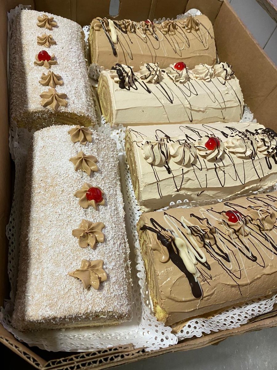 SSVP_Chile's tweet photo. Agradecemos a la hija de don Froilán, residente del hogar Cerro la Virgen de #SanJavier, que entregó unos deliciosos #pasteles. Compartimos este #dulce y hermoso gesto de amor e invitamos a todos a cuidarnos para que pronto los #adultosmayores y sus #familias vuelvan a #abrazarse https://t.co/VuFROldlo8