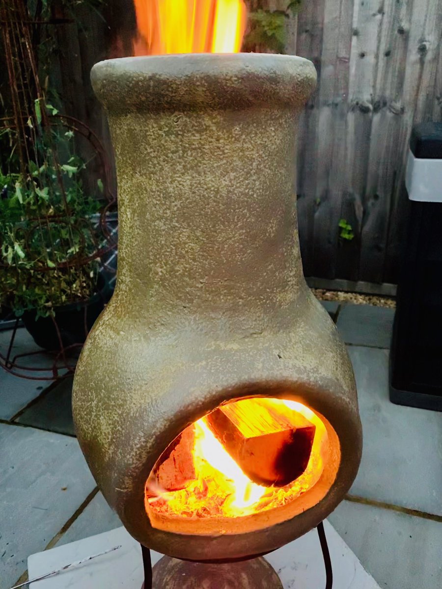 jones_hannah's tweet photo. Here’s my #Shiplake3goodthings for today:
1. Lovely evening bike ride with AJ testing out her new bike and my new saddle 🚲 
2. Sent AJ into the shop for a Freddo and she came out with four Lindt bars (one for each of us) 🍫 
3. Testing out the new chiminea 🔥 https://t.co/5QiyPvHEUg