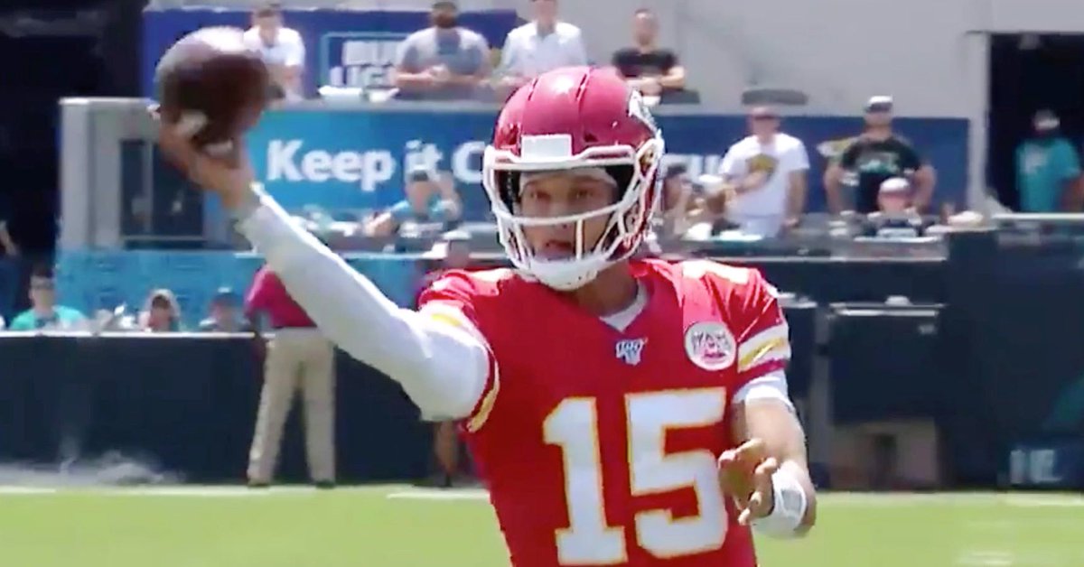 HardwoodOpsPod's tweet photo. Now this is his 2nd No-Look Pass (Didn’t see that coming 👀). We knew he was pretty good at Baseball, but we didn’t know he would still play by Baseball’s rules (10 yr - $400+ mil) #BaseballNFLContract https://t.co/WoKTj0pvX9