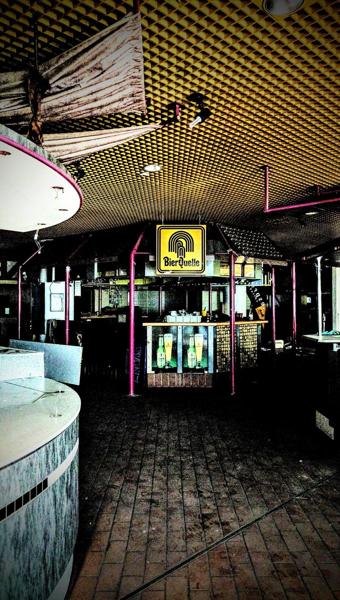 augsburg_born's tweet photo. Bierquelle?
.
.
#lostplacesgermany #lostplaces #abandonedplaces #abandonedmall #emptymall #shoppingmall #einkaufszentrum #bier #verlasseneorte #verlassen #aufgegeben #glas #glassarchitecture #fotografie #photography #leer #gruselig #cityphotography #mall #ubex #urbanexploration https://t.co/nCnYoy8apR