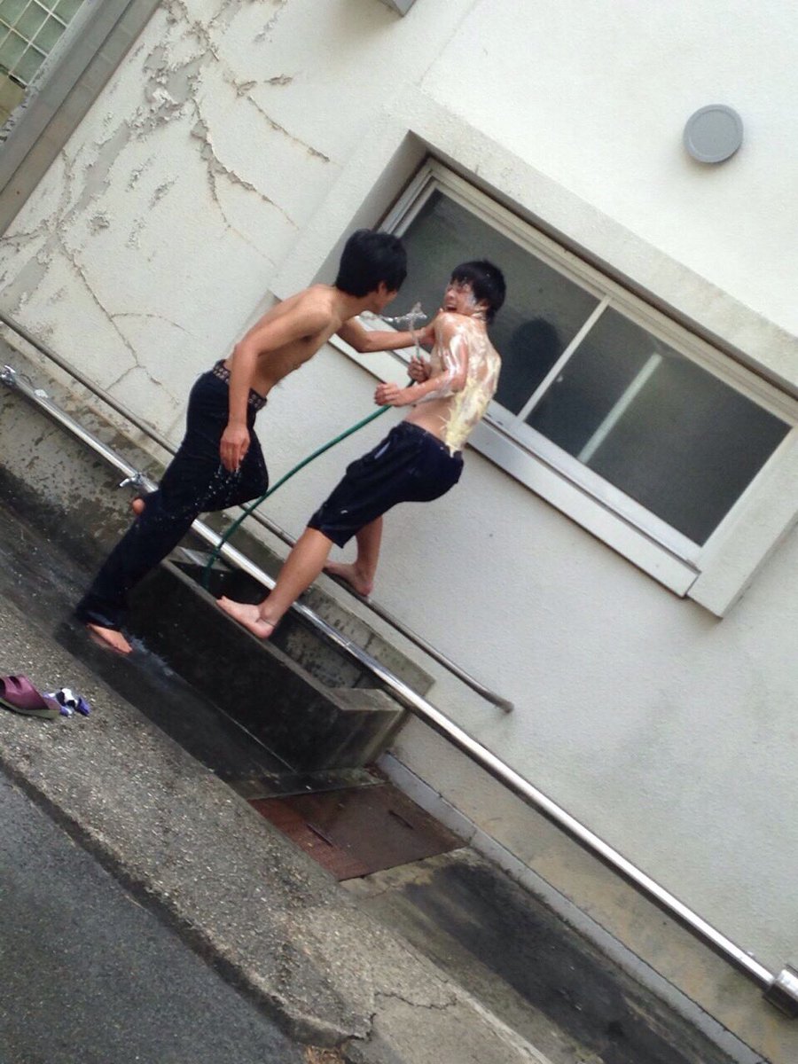 yushi_0707's tweet photo. @takeppi19971 めちゃくちゃ下げて、あげてくれてありがとう笑笑
写真見返すとがくしがずっと、いじめっ子やった事実は変わらないようで
俺でもいじめれるような立場の弱い、だいおくん一緒にいじめたいね🤔 https://t.co/uLjbOIehuB