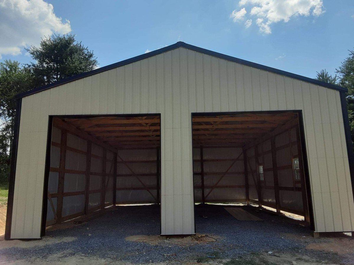 jcarver1985's tweet photo. 30x40x13 2 frame outs 1 man door 2 3x3 windows fully insulated built in BluffCity TN.
#JCPoleBarns #JCPromotions #PoleBarns #PostFrameBuilding #BluffCityTN #SummertownMetals #RBHCrew https://t.co/ElaCRMC6a8