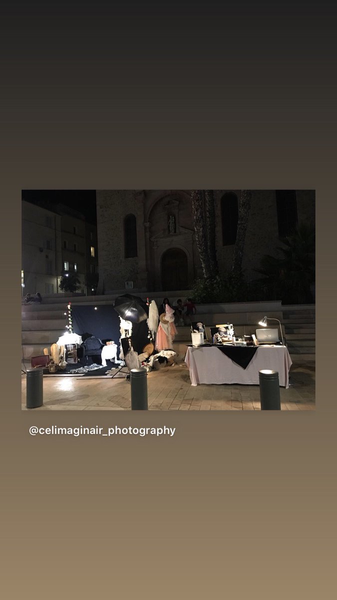 Rdv avec un nouveau décors aux marches de l’église de la ciotat pour photographier vos plus belles émotions ❤️ jusqu’au 30 Aout