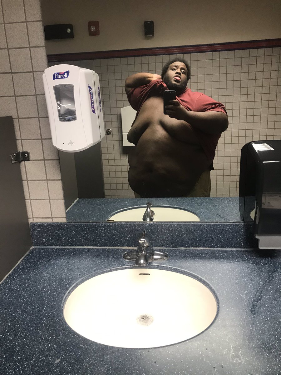 Large666Marge's tweet photo. MONDAY! FOR WHAT! #ssbhm #superchub #gaychub #singlechub #belly #bigbelly #tittys #retweet https://t.co/HOP04fYfZR