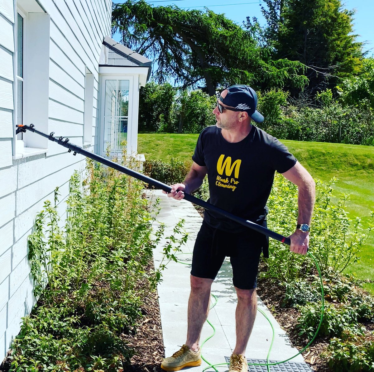 MarkProCleaning's tweet photo. ‘Shammers’ doing what he does best! Keeping the windows clean at Dandara’s ‘The Sycamores’ in Bearsted. https://t.co/rdPCej9y05