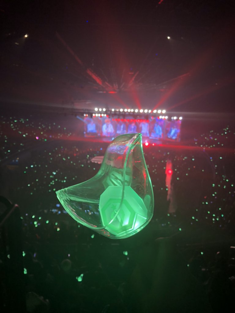 Analuisa ☾❄️ tweet media