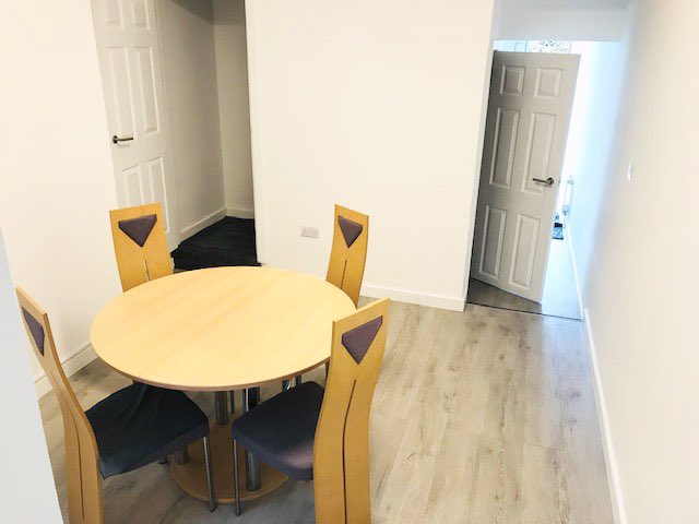 NowPropertyMgnt's tweet photo. RETWEET! OUR NEXT TENANT COULD BE ON YOUR TL!
Newly Refurbished 3 Bedroom Homeshare Available in the heart of Coventry, UK Professionals Wanted - Fornightly Cleaner &amp; Gardner inc in Bills!!🔑🎉 DM Now to Enquire! https://t.co/xCjoAQJ115