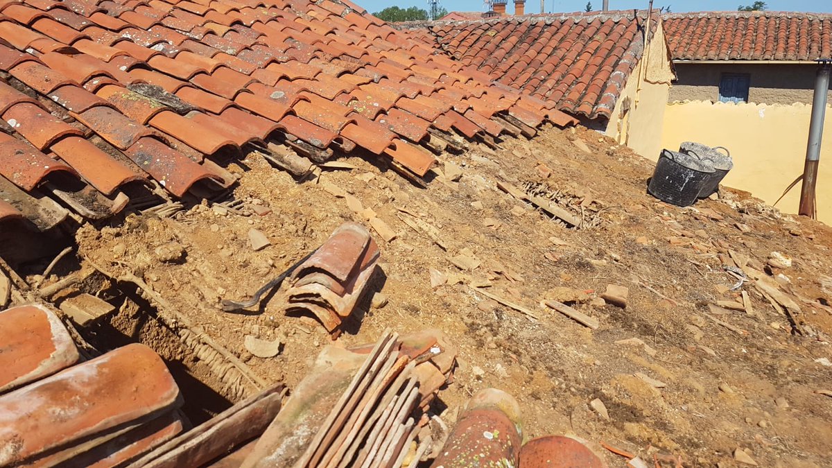 ReformasArias's tweet photo. Estamos realizando la reforma completa de un tejado https://t.co/p1eK3YdqXP