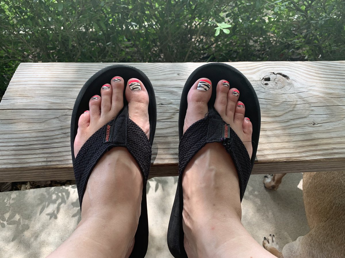 wyantmath's tweet photo. Got my toes done at the spa today @bozmanbroncos #bozmanfamily #teacherselfcarebingo https://t.co/dqcj1HuQMm