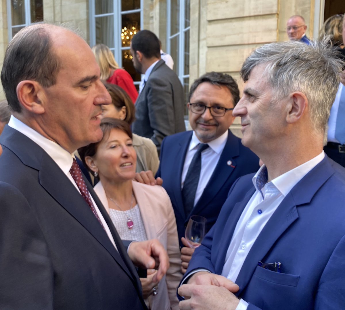 JMaireofficiel's tweet photo. Une page s’ouvre : @JeanCASTEX annonce une démarche territoriale, volontariste et de dialogue; @barbarapompili porte un grand ministère de la transition écologique y compris le logement. 2 ans pour réussir. Nous serons à leur côté. https://t.co/QqslC2X9ME