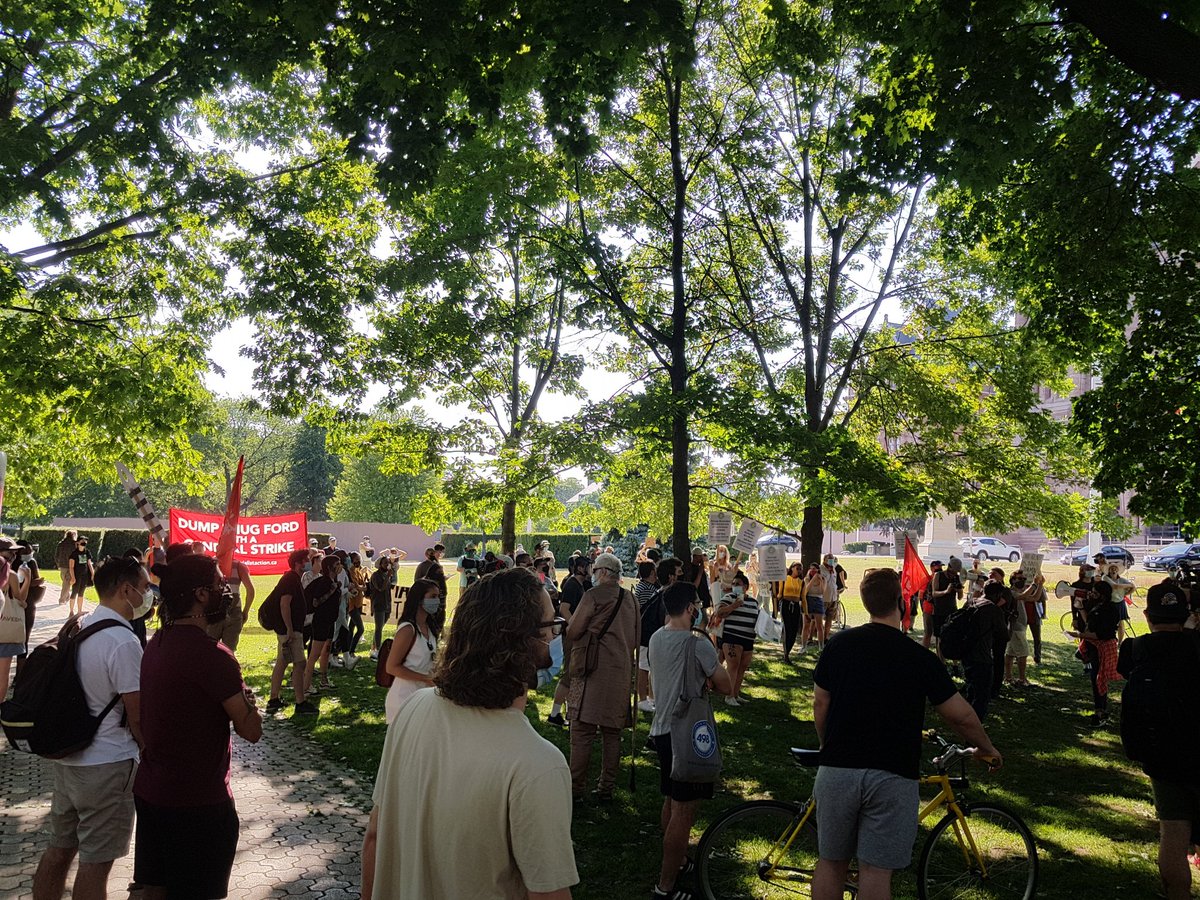 "Not now, not later, you won't evict our neighbours!" Several hundred tenants are gathered at Queen's Park to demand no Covid-related evictions.  #topoli  #onpoli  #cdnpoli