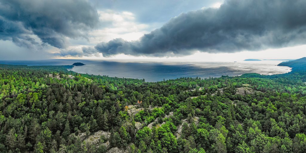 errythang_19's tweet photo. A look from above right before the storm hit near Hogback @NorthernMichU @travelmarquette #michigan #dronephotography https://t.co/vmw18LTKoA