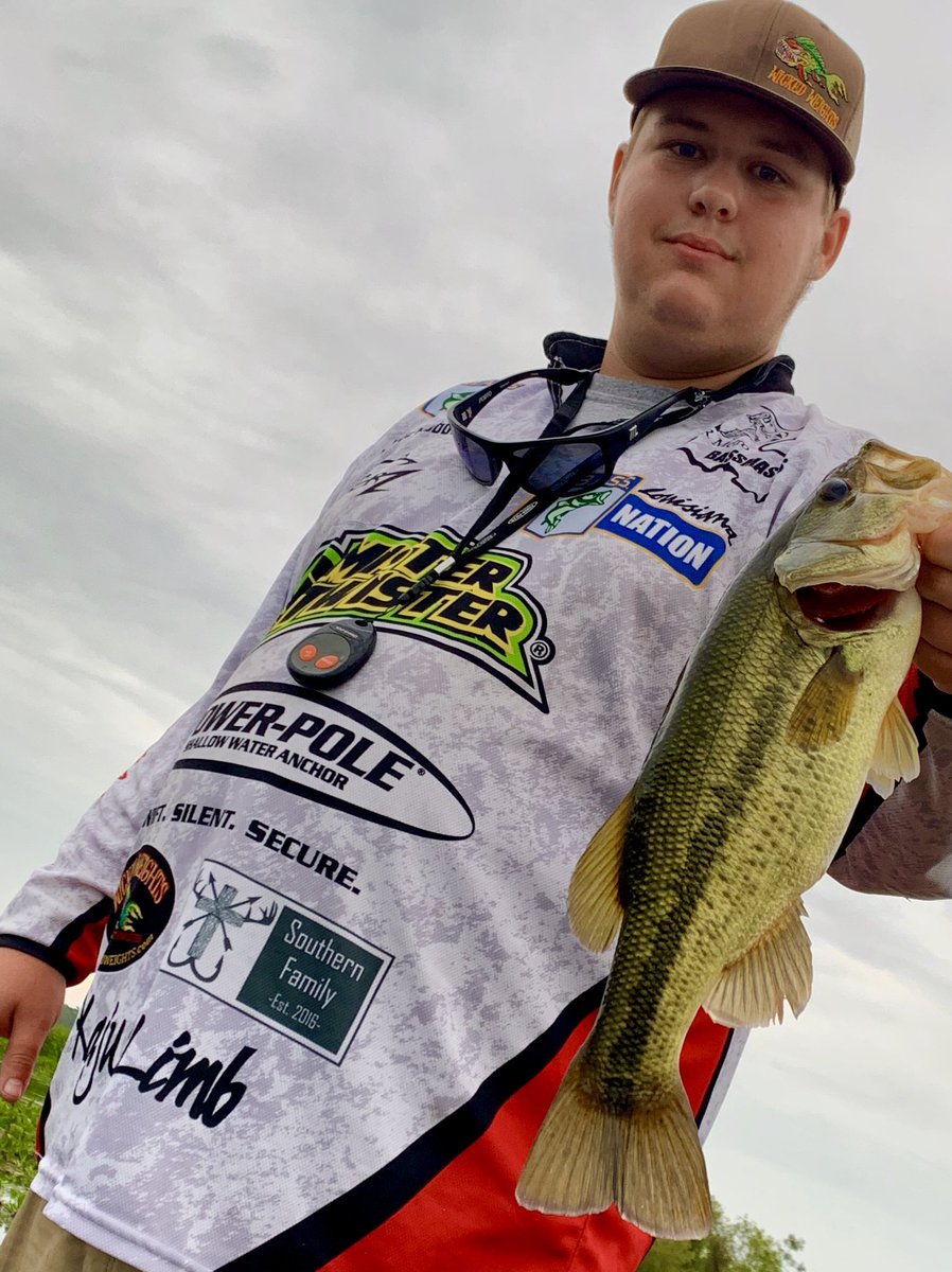 jaredabbottfish's tweet photo. Great day in the Louisiana marsh. 70+ bass with the @TwisterFishing Buzz Bug putting our better fish in the boat. https://t.co/T3Ckkb83eQ