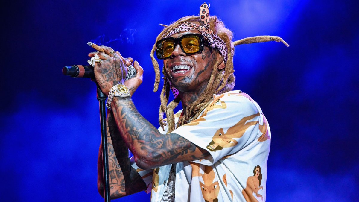 DailyLoud's tweet photo. Drake and Lil Wayne are the only rappers in Hot 100 history that have at least 25 top 10 hits 🎉😱 https://t.co/uAQoMDEffj