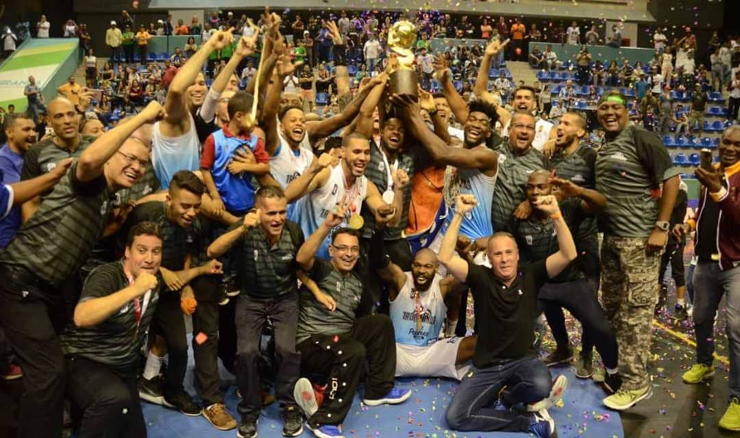 LPBaldia's tweet photo. Hoy se cumple un año de la coronación de Trotamundos de Carabobo (@trotamundosbbc1) como campeón en la primera edición de la #CopaLPB 2019 🏆 https://t.co/IKwu5ZehFL