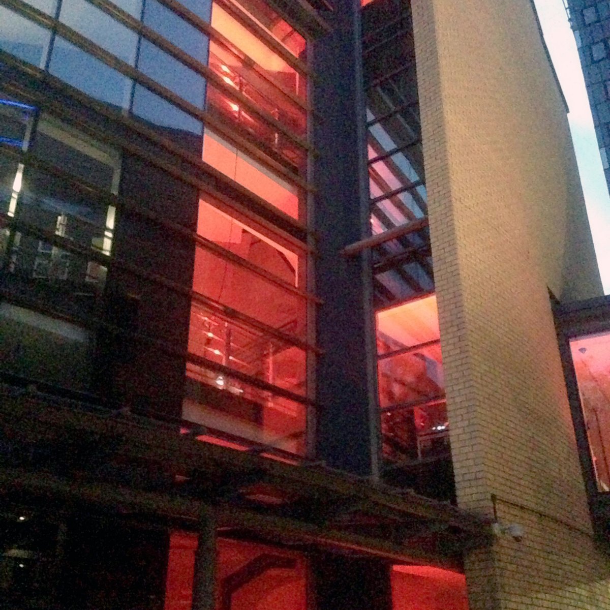 LCEventsEnts's tweet photo. LIGHT IT IN RED 🔴🔴🔴 Tonight we have illuminated @LeedsMusic - joining over 600 UK venues in support of #LightItInRed - standing together in solidarity with all those that work in the events industry across the UK and further afield during the pandemic. #WeMakeEvents https://t.co/XwhvP4sKFH