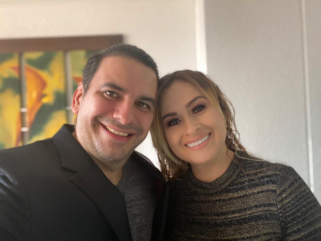 EstrategasCol's tweet photo. Amigxs les presentamos a nuestros fundadores  @federicomarinp y Sandra Franco, emprendedores, apasionados, serviciales, increibels seres humanos.
#empresarioscolombianos https://t.co/QBc9Ma8DFC