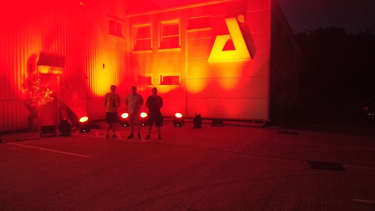 bakerdav81's tweet photo. We join the #LightItInRed, supporting all our friends, colleagues and fellow professionals in the event industry.  #wemakeevents #letthemusicplay https://t.co/gQPMLv8uiI