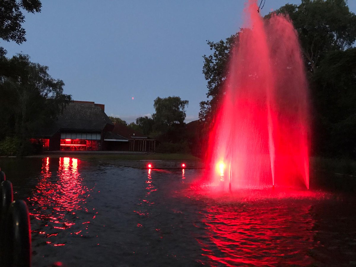 BeckTheatre's tweet photo. As we remain on ‘standby’ - tonight the Beck Theatre has been lit red.

We welcome the announcement of government support for the sector but don’t have a date for live performances to recommence.

We’re standing in solidarity with venues across the UK. #lightitinred https://t.co/ptNCjSGeu9