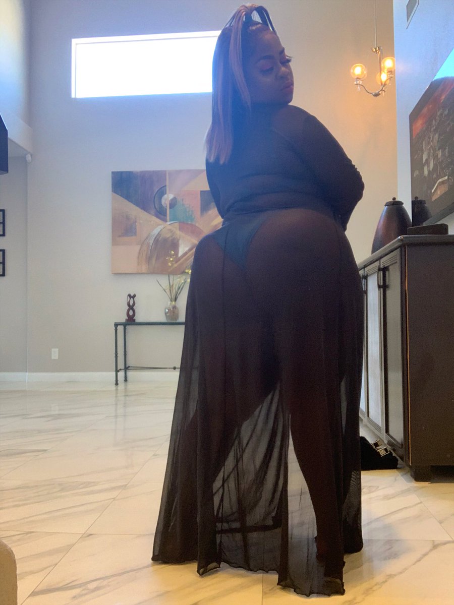 BigBoootySam's tweet photo. Heard it was National Bikini ���� Day 🥰😋😎🥺 

#4thweekend #bbw_goddess #BigbootySam #NaturalBeauty #bbwfacesitting #bbwfashion #LinkInBio https://t.co/XWTChczWtn
