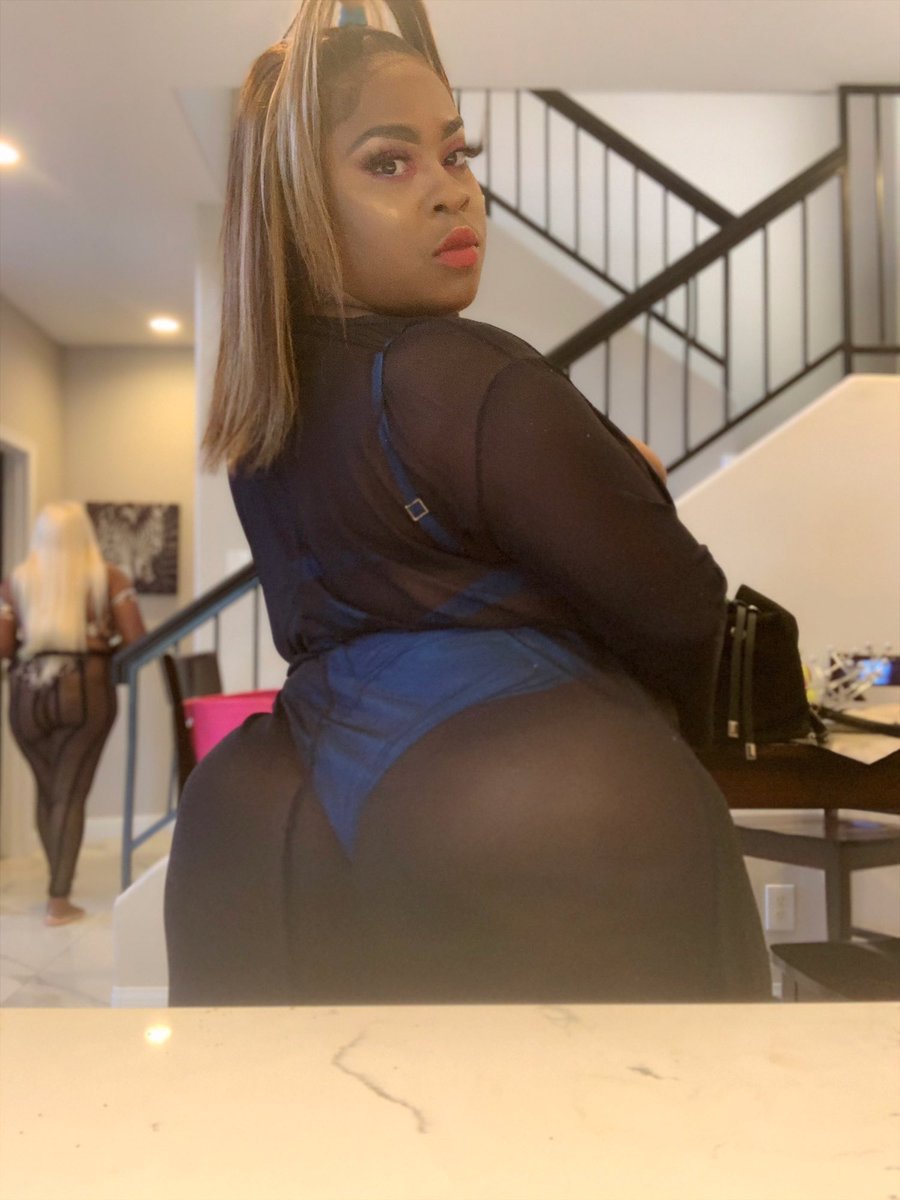 BigBoootySam's tweet photo. Heard it was National Bikini ���� Day 🥰😋😎🥺 

#4thweekend #bbw_goddess #BigbootySam #NaturalBeauty #bbwfacesitting #bbwfashion #LinkInBio https://t.co/XWTChczWtn