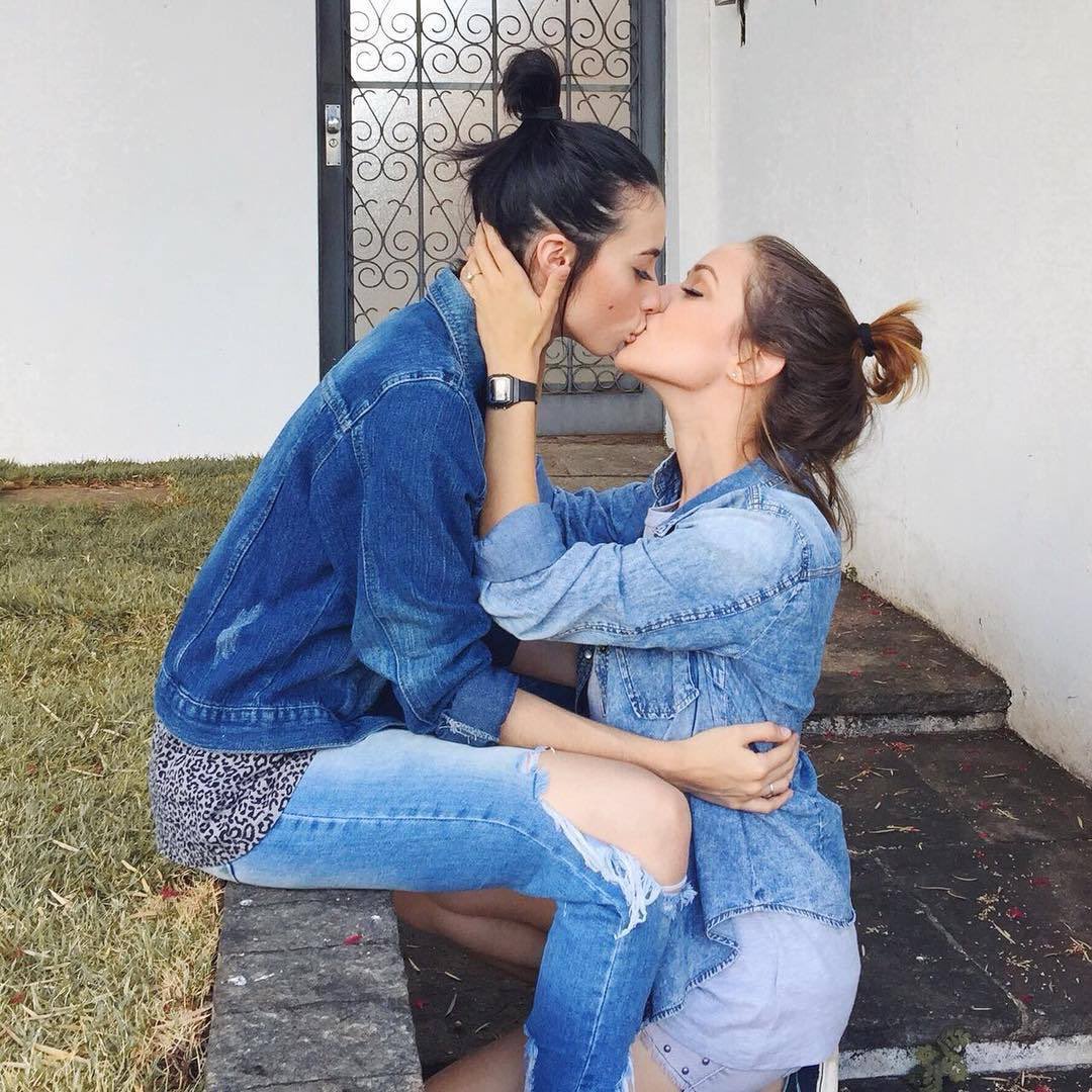 yoyooSyria's tweet photo. loveeeee 💙🌈 https://t.co/hBb91JFk57