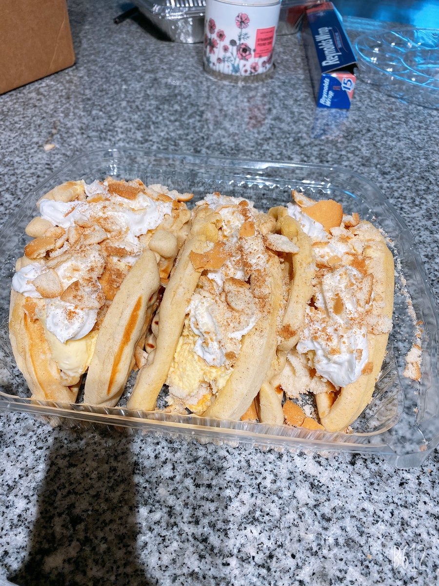 Finerwoman4's tweet photo. @50cent I just made some banana pudding tacos https://t.co/Gb0bQDAENf