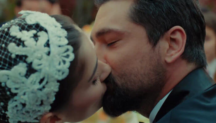 Bouchareb05's tweet photo. Kiss Me. 🇫🇷🇪🇸🇺🇸🇹🇷 @NetflixFR #PlanCoeur #SabrinaOuazani #Charlotte #TomDingler #Matthieu #OneChicago #StellaKidd #KellySeveride  #LaCasaDePapel #ÚrsulaCorberó #Tokio #MiguelHerrán #Rio #SevdaErginci #ZeynepYilmaz @OnurT_ #AlihanTaşdemir #InternationalKissingDay #MondayMotivation https://t.co/QeHuKHLoQU