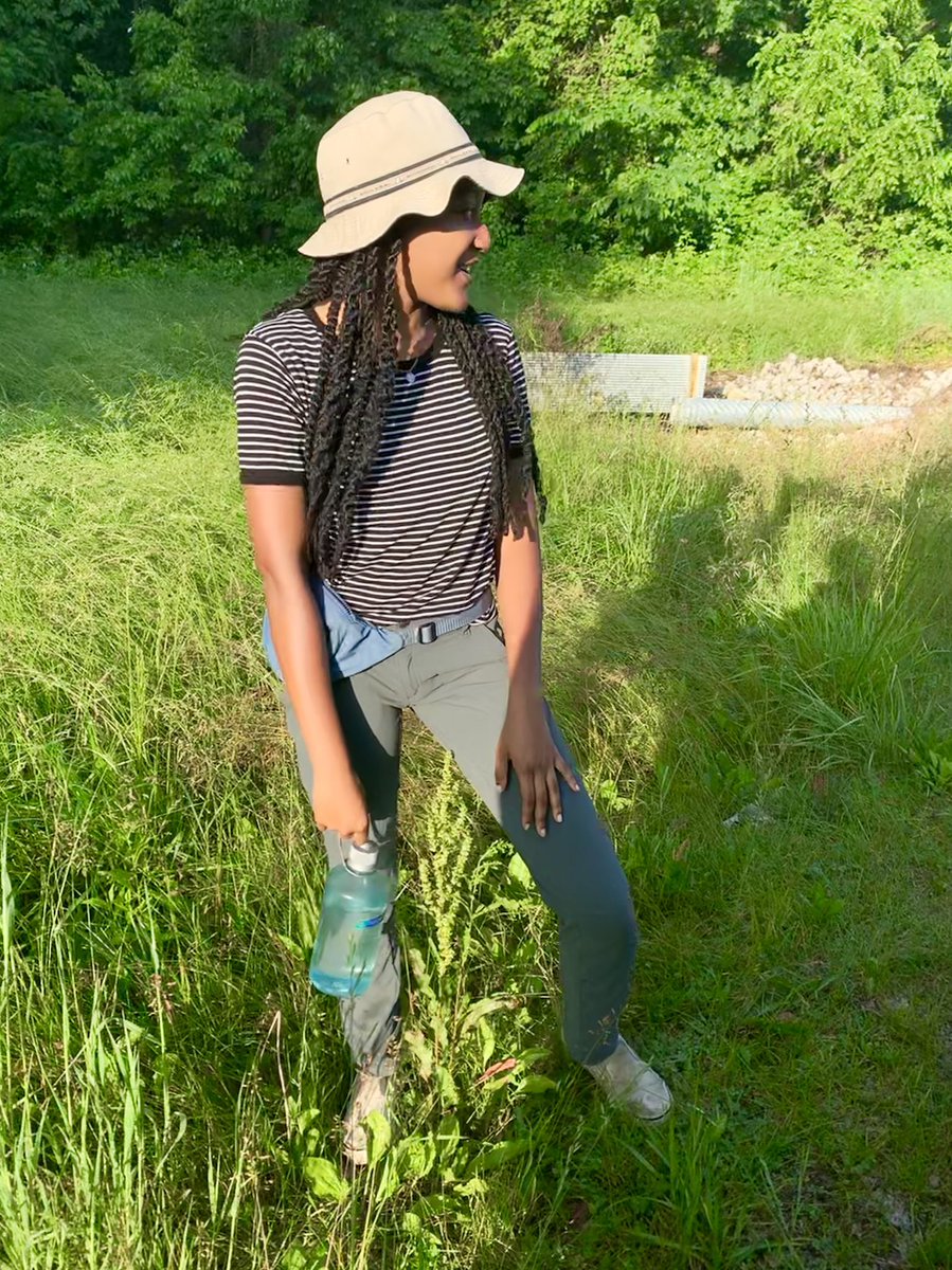 abscisicacid's tweet photo. Ok this is so cool,,,,Hi! My name is Iris and I just graduated with a BS in Plant Science. During undergrad I studied molecular mechanisms of plant responses to fungal pathogens, Botrytis cinerea and Alternaria brassicicola, in Arabidopsis ✨🌿#BlackBotanistsWeek https://t.co/ii4Uh39gz6