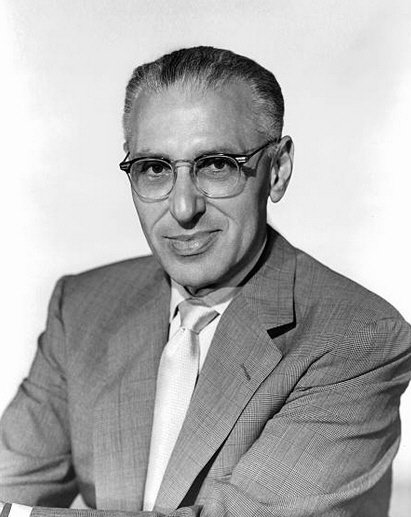  #Efemérides  #TalDíaComoHoy  #OnThisDay  #BOTD  #Filmmaker  #GeorgeCukorHilo de 45 tweets.1899.Hoy, 7 de julio, nacía George Dewey Cukor, GEORGE CUKOR (f. 1983), director de cine.