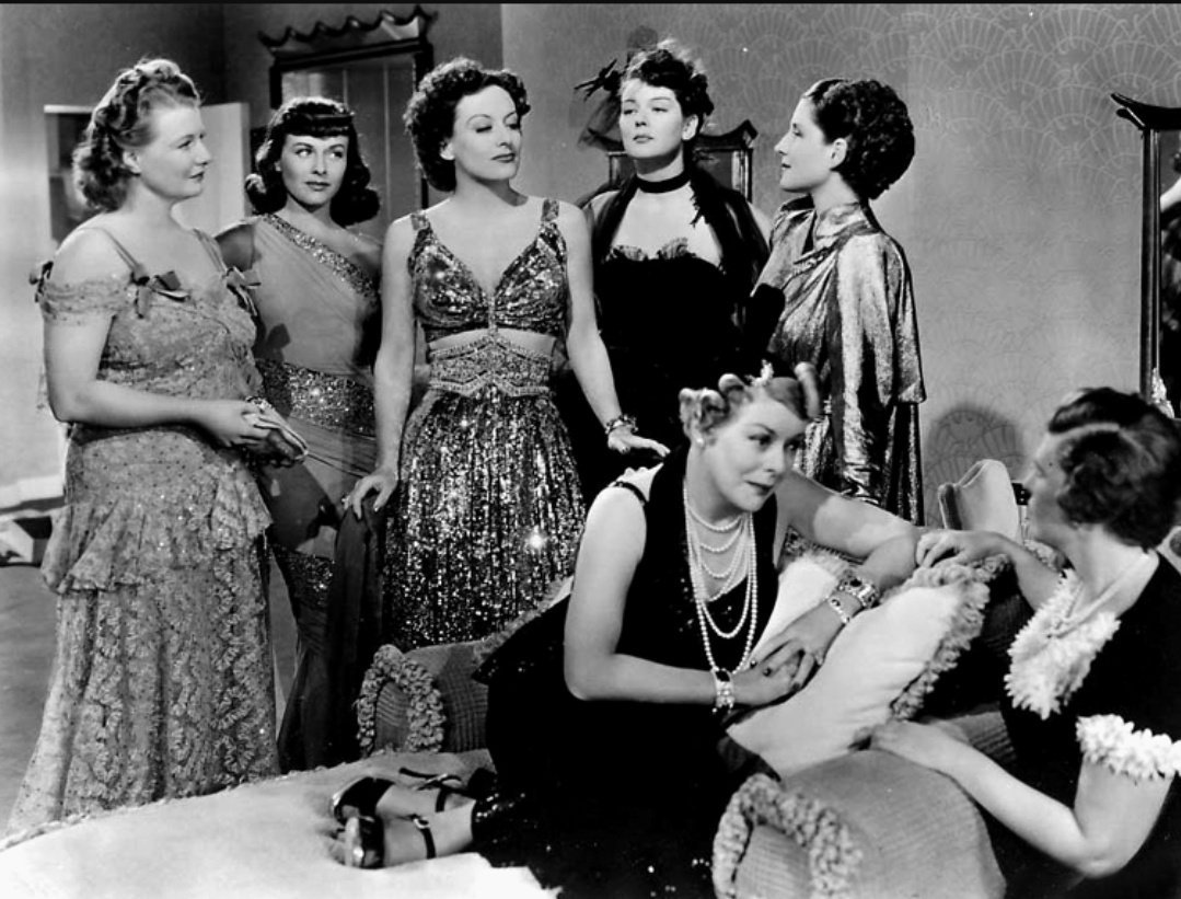 Entre ellos, “The Women” (1939), fue un gran éxito.Una adaptación de la comedia de Clare Boothe Luce homónima, contó con un reparto femenino estelar que incluía a Shearer, Joan Crawford, Rosalind Russell, Paulette Goddard o Hedda Hopper, entre 130 personajes, todos femeninos.