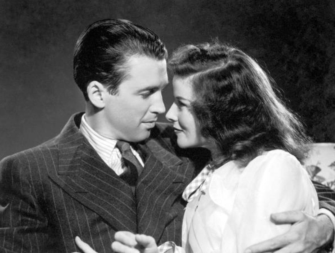 de Cukor a la historia del Cine fue la comedia romántica “The Philadelphia Story” (1940), en la que Hepburn repitió su papel en la obra de teatro que había sido escrita especialmente para ella por Barry.Interpretaba a una persona de la alta sociedad, Grant representaba a su