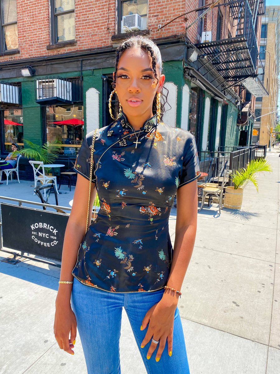 finechvna_'s tweet photo. when the videographer ask do I need a drink to "loosen up" sir I DOES THIS👏🏽 i'll take a marg tho😘 https://t.co/2TVLCVFw54