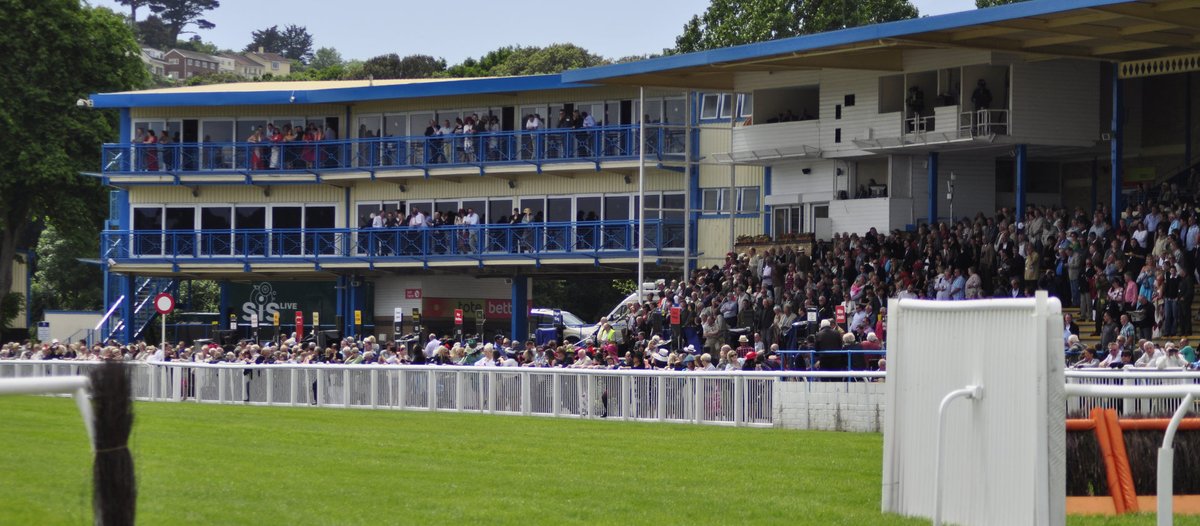 money_rider's tweet photo. Huzzah! More Jump today @NewtonAbbotRace
Interesting opener to the meeting, Jumps debutants across the card, who will take to the timber the best❓
#HectorDeSivola make a "racecourse" debut for trainer #NickWilliams, Has stamina on Flat pedigree & related to jumps winner🤔 https://t.co/2jL4fKZpOu