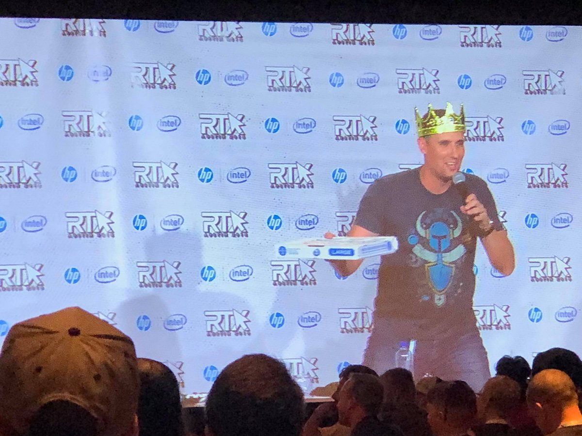 merchguysteve's tweet photo. @MattsEditBay And now, #RTX2018 post 6/6 feat. some of the best things that happened! My first Booze Cruise, King @CraigSkitz giving out free @dominos, my second Jeff Williams and the Freelance Orchestra concert, and @JStumpfel and I being posted by the official @RockBand Twitter! https://t.co/0yAMwzqKMp