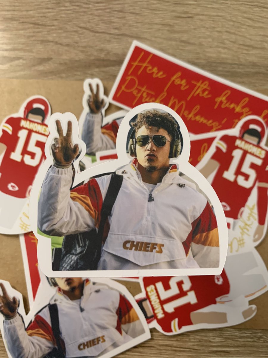 saravasquez_'s tweet photo. Patrick Mahomes stickers ♥️🤍 #ChiefsKingdom https://t.co/pzNcAfH91W https://t.co/H9bpNZFJGD