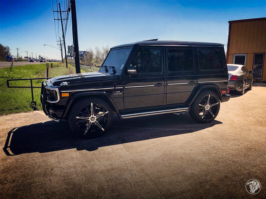 diablowheelsusa's tweet photo. Mercedes G Wagon looking clean on Diablo Dagger wheels.๐ฅ
๐ธ - @HollywoodCustomsInc
#diablowheels #diablowheelsusa #wheels #rims #mercedesbenz #gclass #mercedesgclass #gwagon #amg #mercedesamg #amgnation https://t.co/XFiNtRdi5W