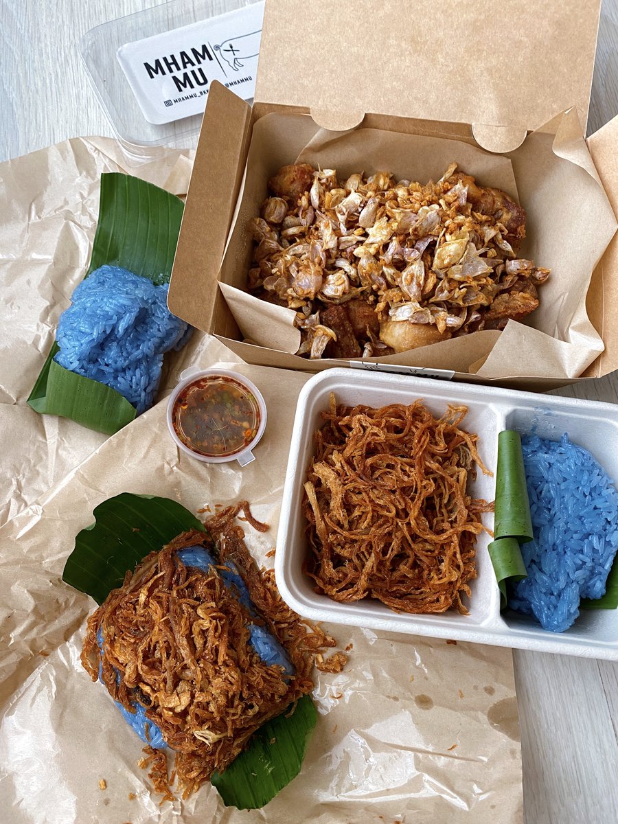 ginguntherfood's tweet image. #หมูทอดกระเทียม 🐽💥💥 กระเทียมเจียวคือล้นท่วมมากกก ชอบอ่ะ จุใจดีสุดๆๆ 😆 น้ำจิ้มแจ่วอร่อยเด็ด ข้าวเหนียวอัญชันหมูฝอยคือเลิฟมากกกกก นุ่มๆอร่อย ไม่ต้องจิ้มไรเพิ่มเลย

IG @mhammu_bkk
@aroii #อร่อย #อร่อยไปแดก #อร่อยบอกต่อ #หมูสามชั้น #หมูทอด