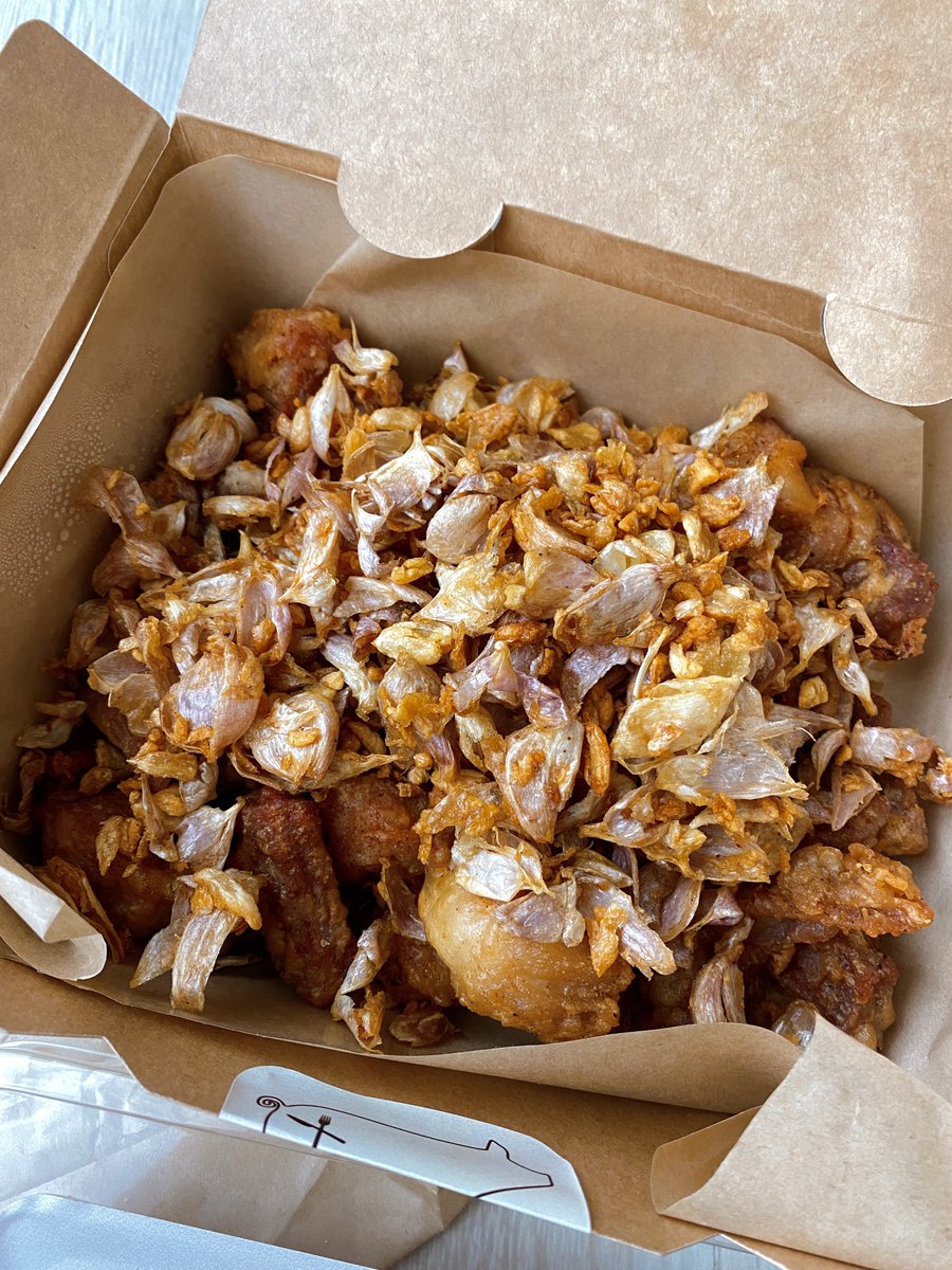 ginguntherfood's tweet image. #หมูทอดกระเทียม 🐽💥💥 กระเทียมเจียวคือล้นท่วมมากกก ชอบอ่ะ จุใจดีสุดๆๆ 😆 น้ำจิ้มแจ่วอร่อยเด็ด ข้าวเหนียวอัญชันหมูฝอยคือเลิฟมากกกกก นุ่มๆอร่อย ไม่ต้องจิ้มไรเพิ่มเลย

IG @mhammu_bkk
@aroii #อร่อย #อร่อยไปแดก #อร่อยบอกต่อ #หมูสามชั้น #หมูทอด