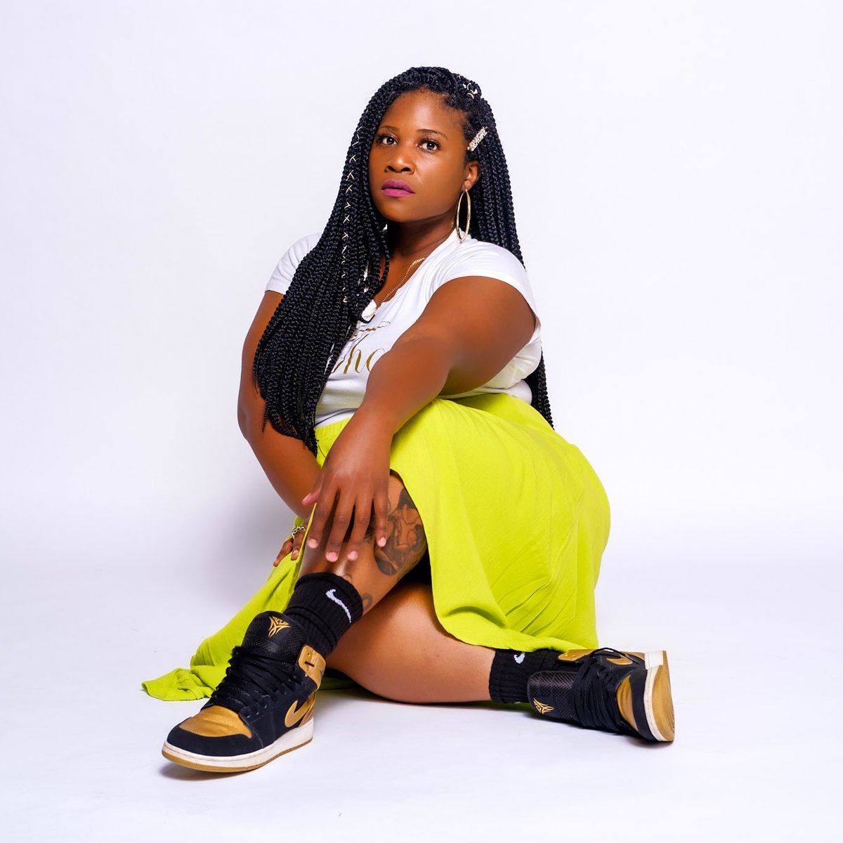 BdShot's tweet photo. One of the first studio shots taken on my new Fuji XT4 camera. I can already tell I'm going to love this camera. Book me today. 

#fujifilm #fujixt4 #fujifilmxt4  #jordans #nike #jordan1 #atlanta #atl  #discoveratl #shethoro #atlantaphotography #atlantaphotographer  #photogrpahy https://t.co/GmFn3ulvqb