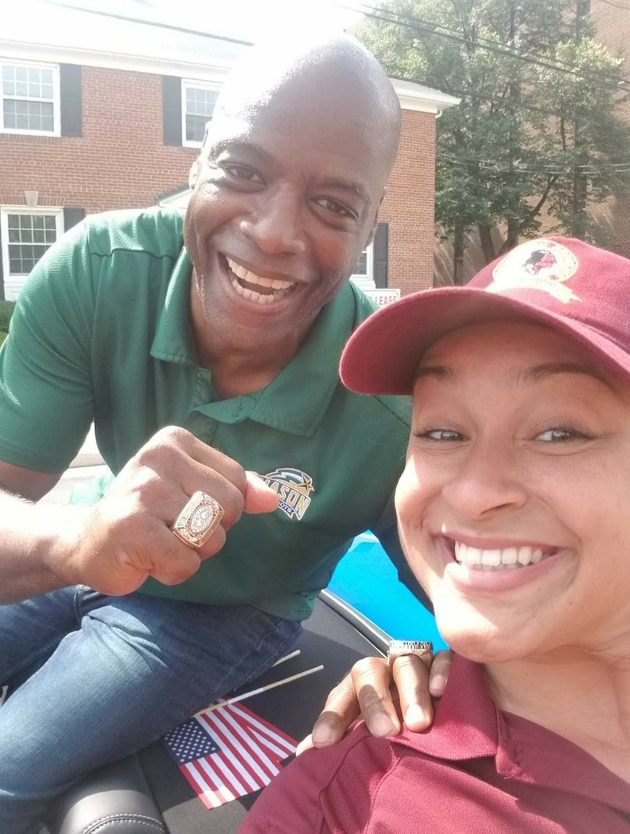 BBiaa88's tweet photo. @TonyDungy Hail to Mr. Green!!! https://t.co/kqRgGLk12g