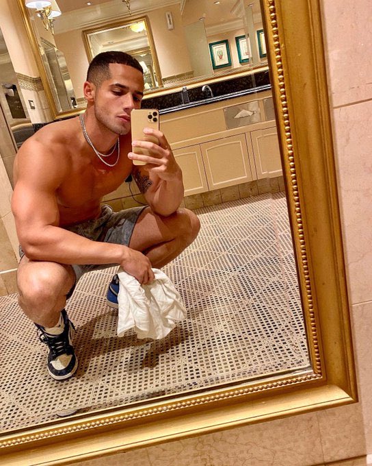 ErozRey's tweet photo. Ya tengo las Nudes de este cabron!! Disque hetero 👌👌🤤🥵🥵quieren que las suba rt 🔥 https://t.co/Xe4hQEBNCm