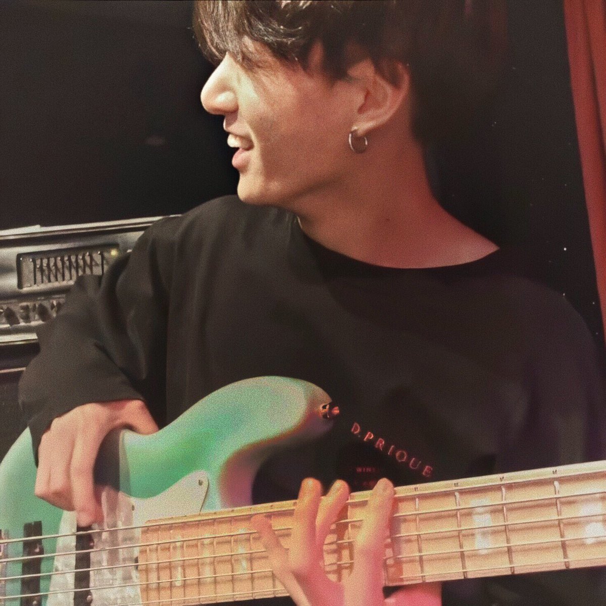 Tae_Gogh_'s tweet photo. ɪ ʜᴀᴅ ᴀ ᴅʀᴇᴀᴍ, ɪ ɢᴏᴛ ᴇᴠᴇʀʏᴛʜɪɴɢ ɪ ᴡᴀɴᴛᴇᴅ.

• drop your entries imma hype 'em up•

[ #ARMYSelcaDay  #ARSD @BTS_twt ] https://t.co/QmN7NSZHxo
