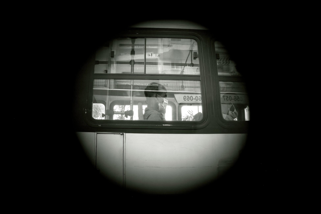 UniversoCentro's tweet photo. En #SOSCreativirus está Cuatro veces diez, serie fotográfica de Óscar Arcila.
Si todavía no han visitado la galería virtual, conózcanla en
https://t.co/wJOrwBg6bj https://t.co/lese25Z7nD