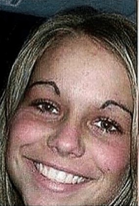 AnnaKins96's tweet photo. The EYEBROWS of this season #TheBachelorGOAT https://t.co/MEKxd2sVuV