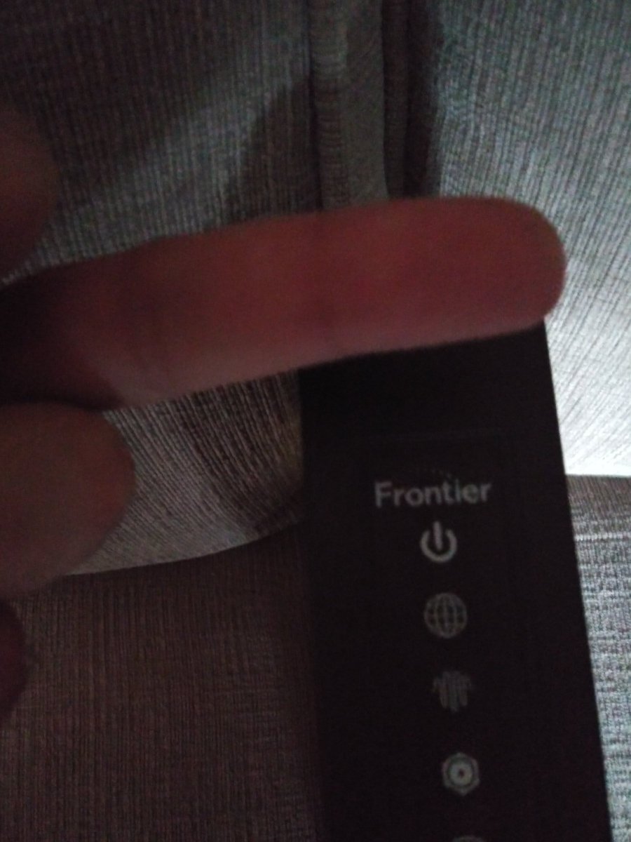 Bumtaint's tweet photo. #frontieroutage #FrontierDown #FrontierCommunications THE WORST CUSTOMER SERVICE. IF U STAY WITH THEM AFTER THIS U DESERVE THIS TYPE OF CRAP. https://t.co/splepPAsZ7