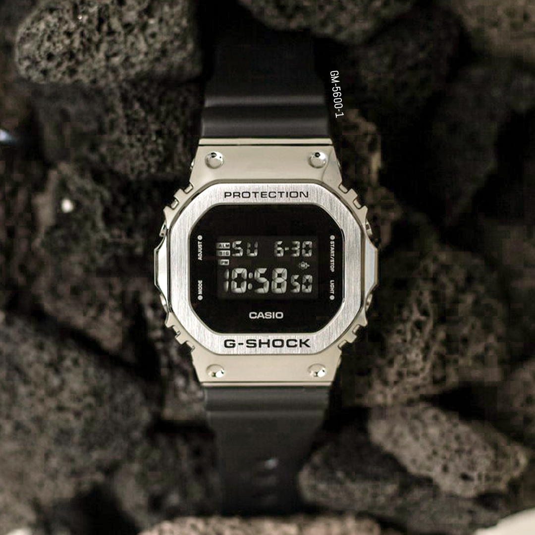 GShockBrasil's tweet photo. A linha GM-5600 traz ainda mais elegância ao case quadrado. Os modelos possuem moldura em aço inoxidável e variações na versão #allblack e com mostrador camuflado. Resistência & Estilo! 😎
Acesse: https://t.co/R3XUutLuvi
#GShock #GShockBrasil #GM56001 #GShockMetalCase https://t.co/dI65ZwlVcl